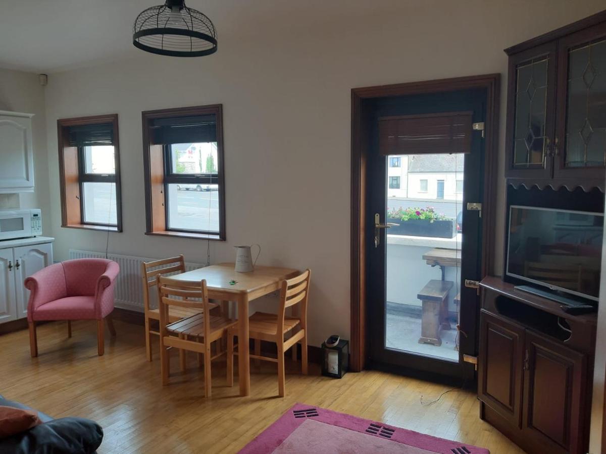 Strokestown Townhouse Apartments Luaran gambar